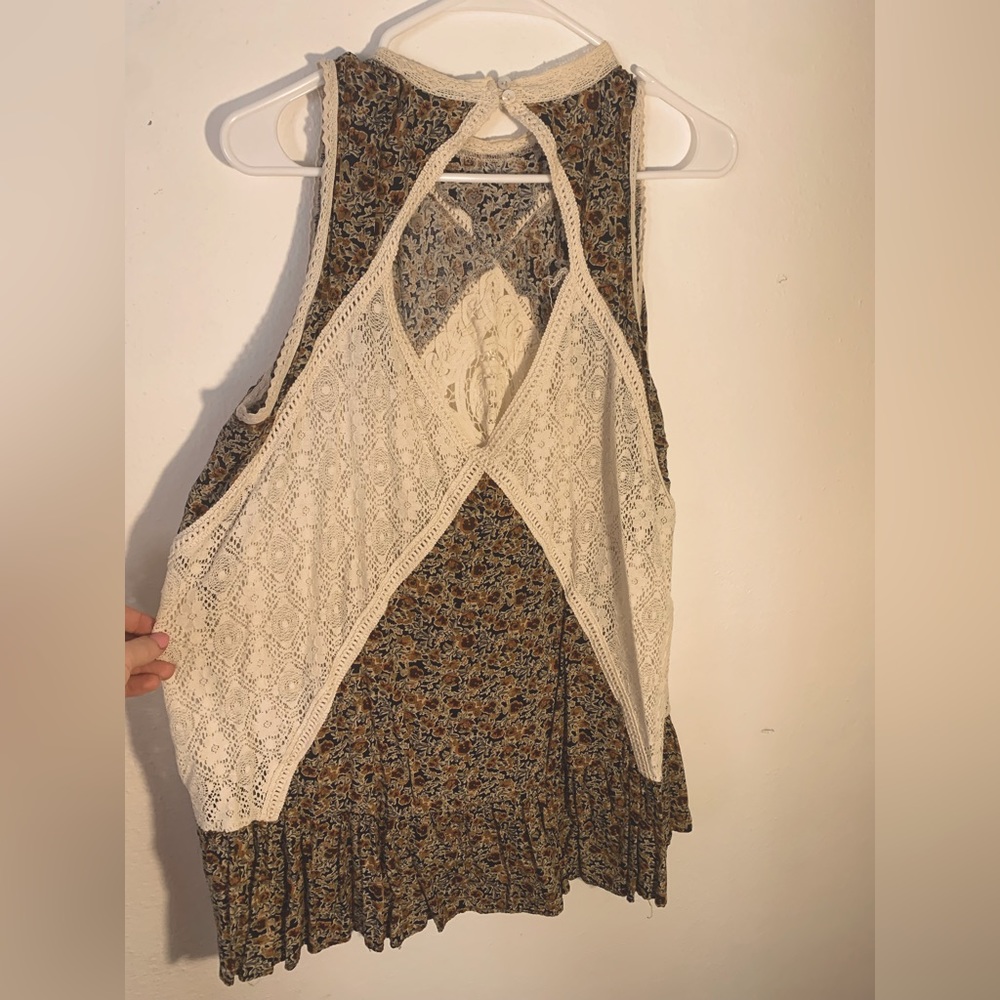 Altar’d State Women’s crochet/flowy Top